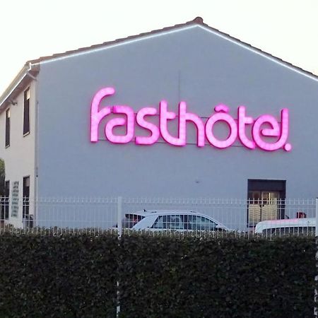 Fasthotel Tarbes-Séméac Exterior foto